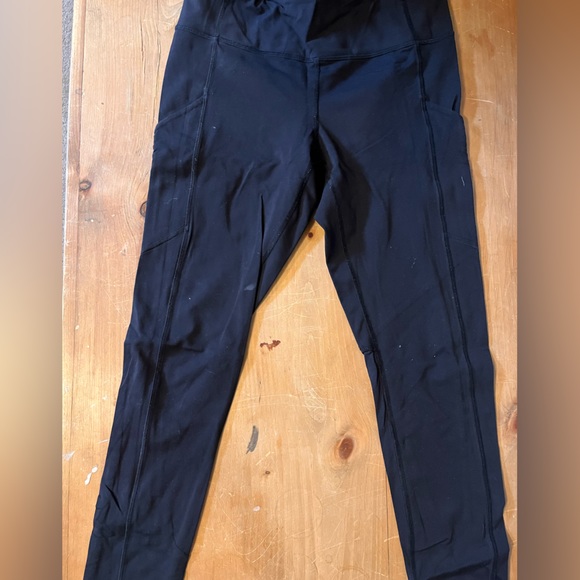 Lululemon leggings with detail - Picture 5 of 5